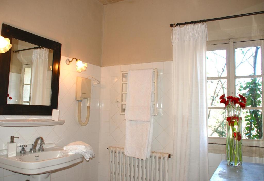 LʼIsle-sur-la-Sorgue Campagne Baudeloup B&B 객실 사진